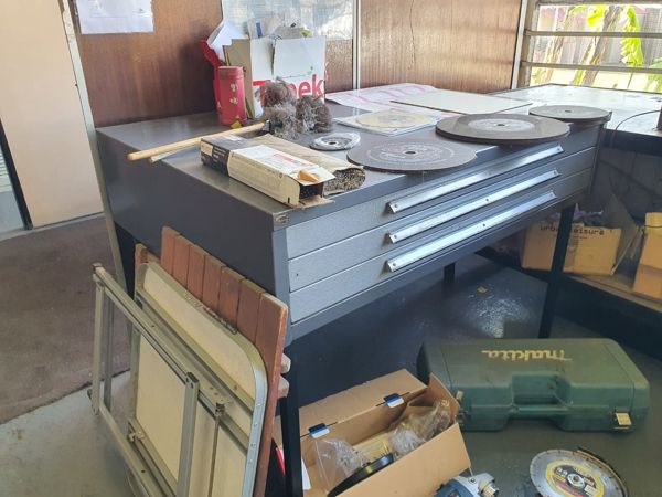 ~/upload/Lots/141684/AdditionalPhotos/2gbnyuj45qhgi/3 Drawer A 0 Drawing Filing Cabinet_t600x450.jpg